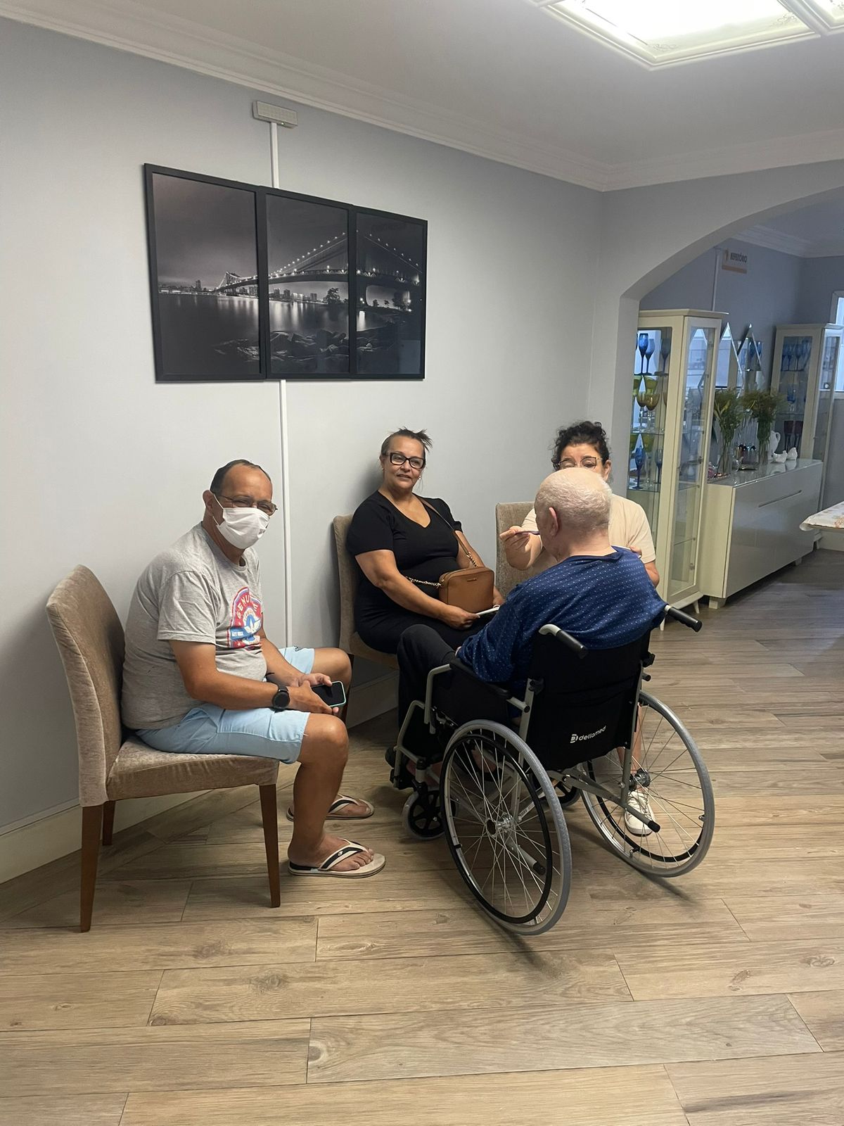 Espaço de convivência com responsáveis e residentes