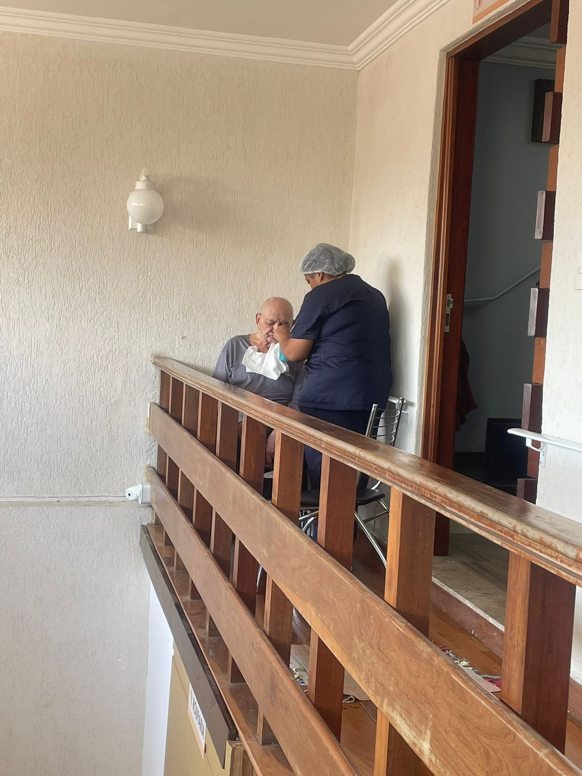 Acompanhamento individual em área externa coberta